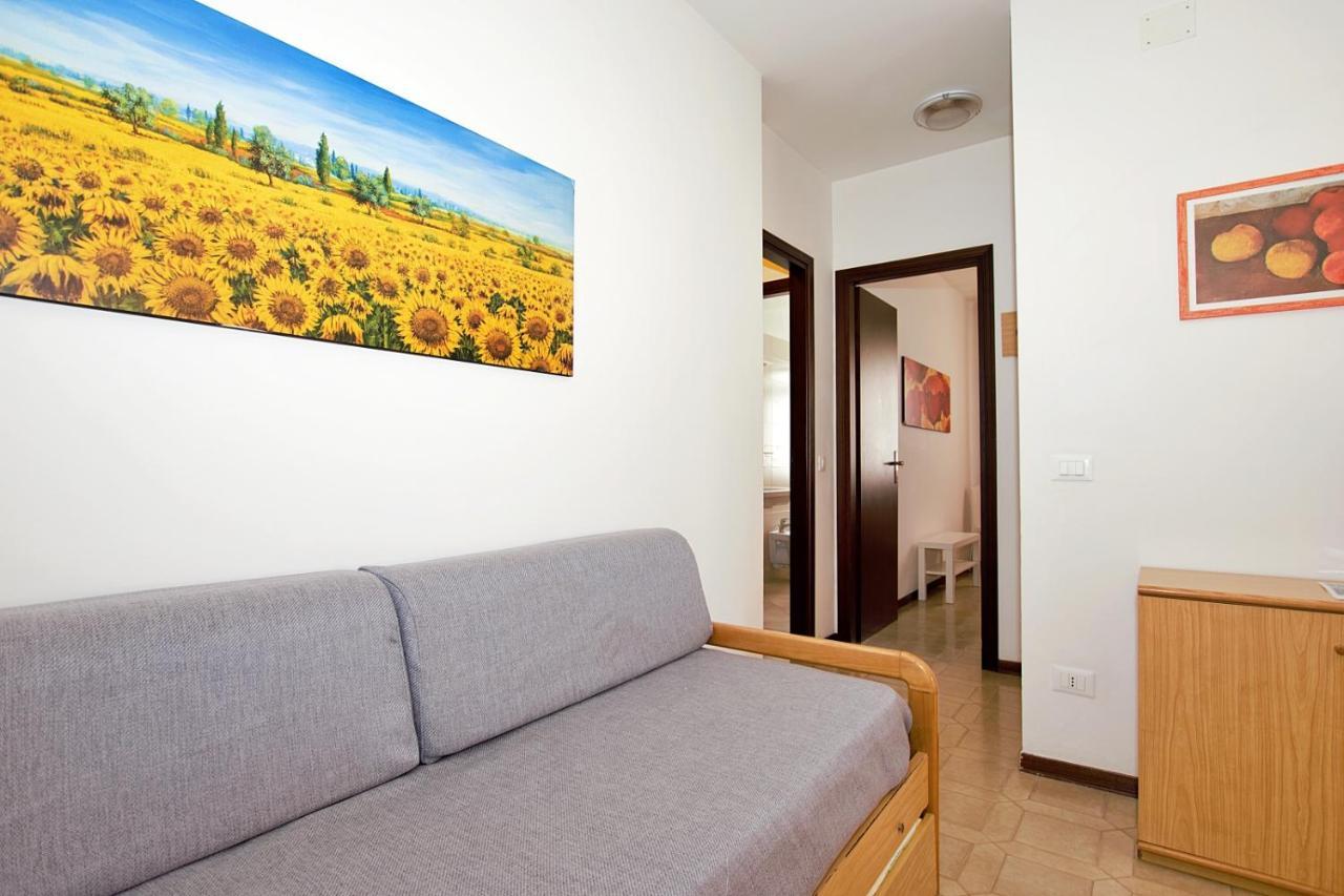 Residenza Canova Lignano Sabbiadoro Exterior foto