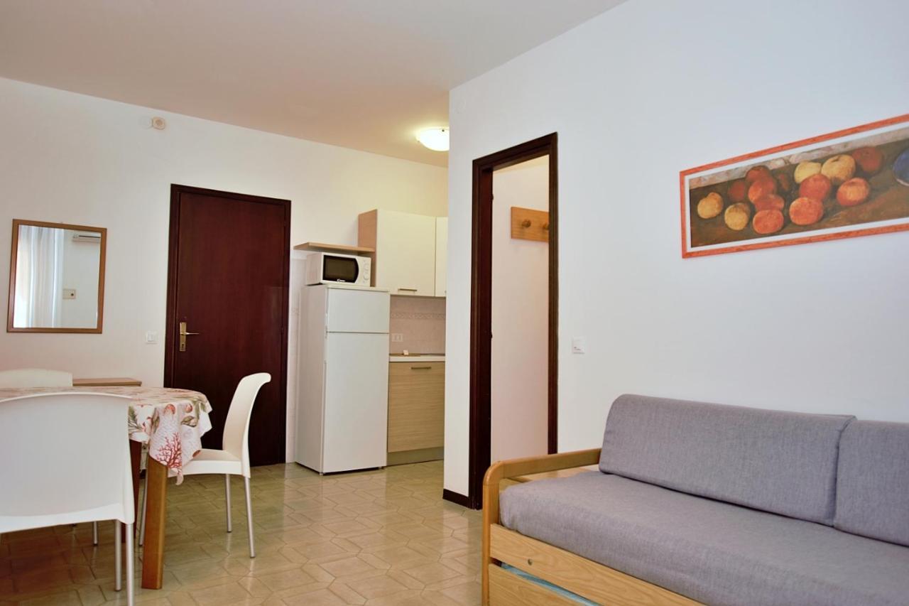Residenza Canova Lignano Sabbiadoro Exterior foto